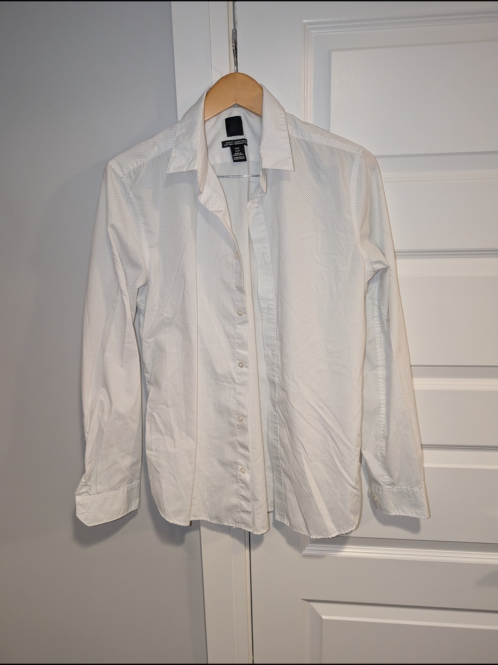 H&M White Men's Dress Shirt - Subtle Dot Pattern